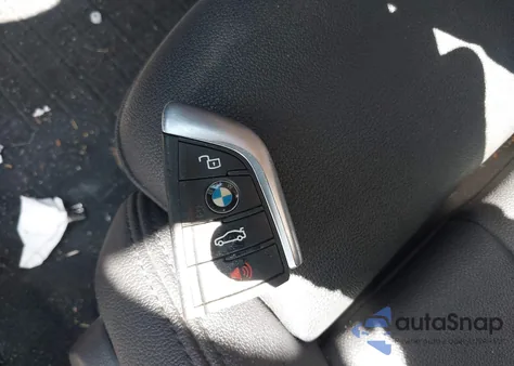 2021 BMW 330I xDrive z USA, uszkodzony, nr VIN 3MW5R7J06M8B57530